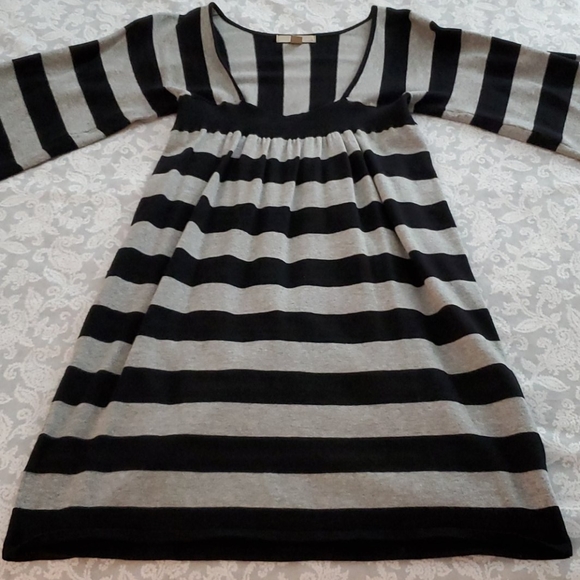 Dress - Picture 3 of 10